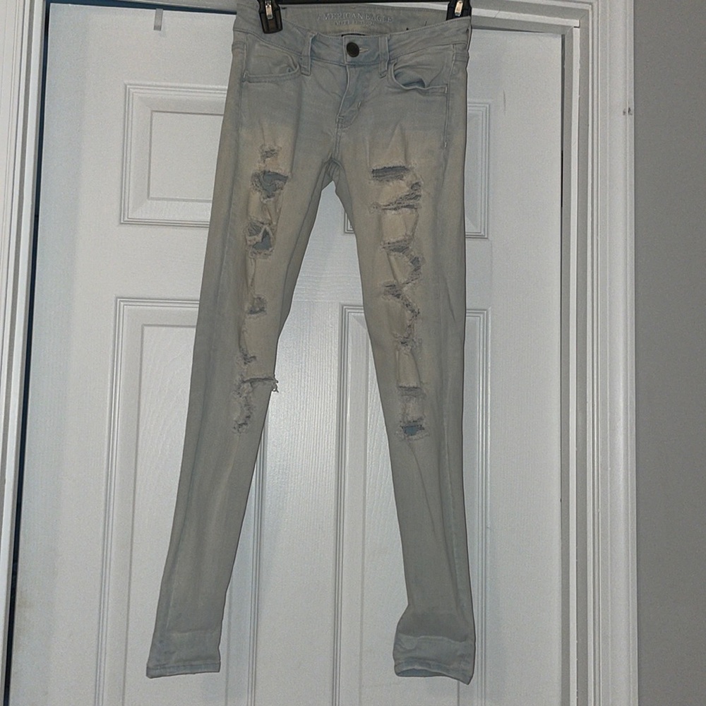 American Eagle holy Jeans